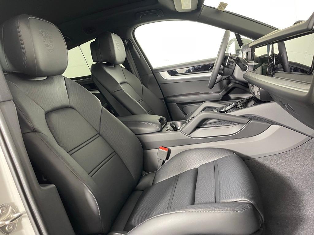 new 2025 Porsche Cayenne car, priced at $110,355