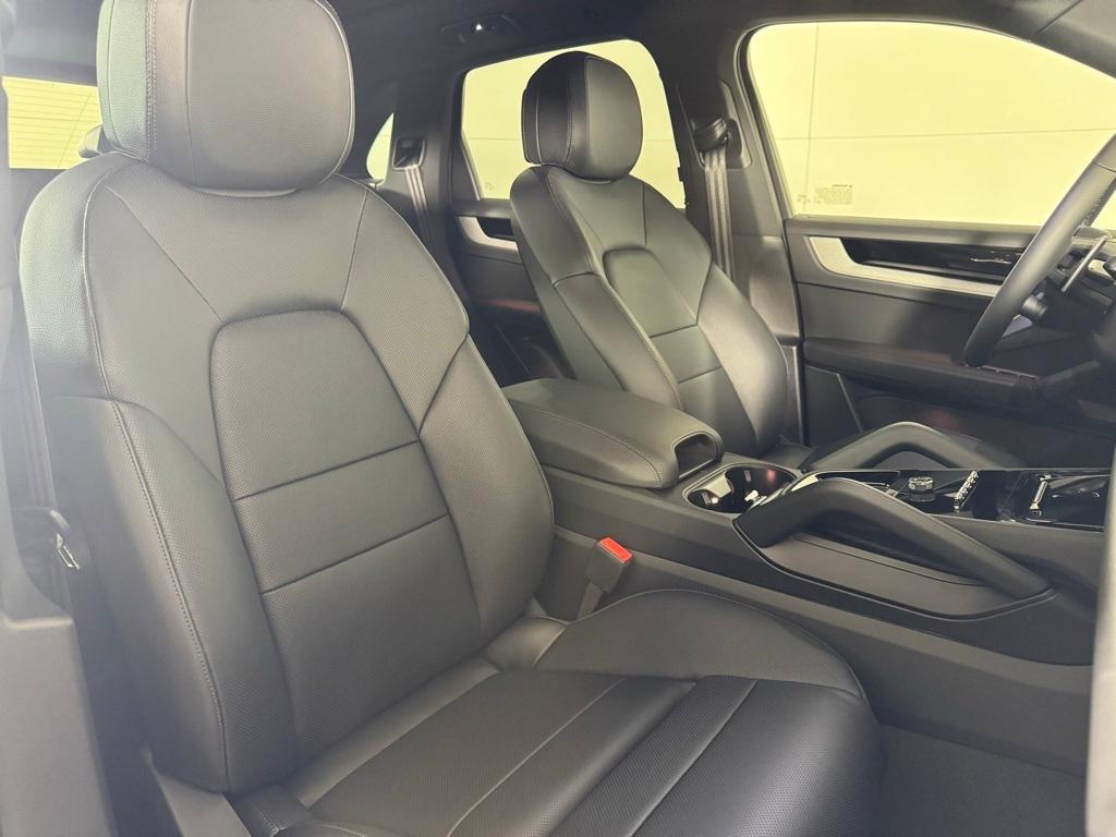 new 2025 Porsche Cayenne car, priced at $115,265