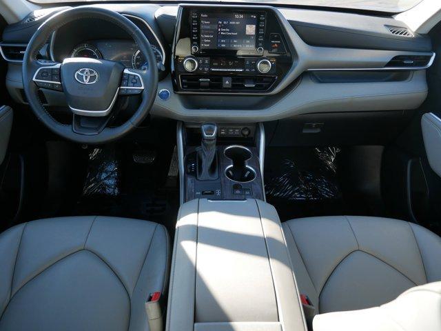 used 2022 Toyota Highlander Hybrid car, priced at $32,997