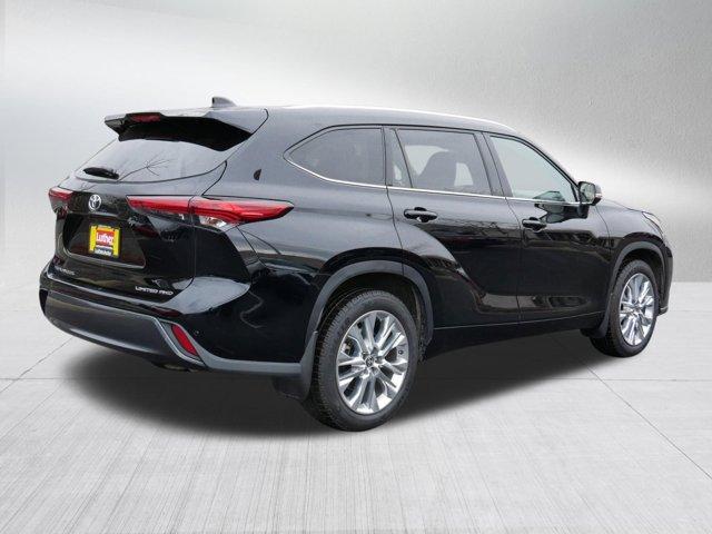 used 2023 Toyota Highlander car, priced at $34,997