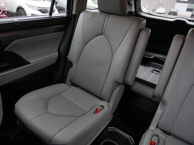 used 2023 Toyota Highlander car, priced at $34,997