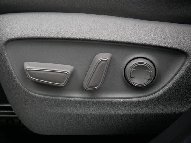 used 2023 Toyota Highlander car, priced at $34,997