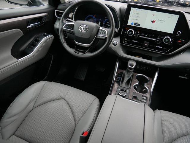 used 2023 Toyota Highlander car, priced at $34,997