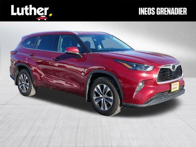 used 2022 Toyota Highlander car, priced at $34,498