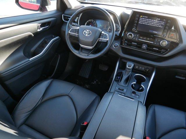 used 2022 Toyota Highlander car, priced at $34,998