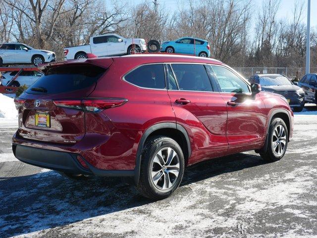used 2022 Toyota Highlander car, priced at $34,998