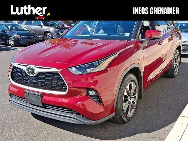 used 2022 Toyota Highlander car, priced at $34,998