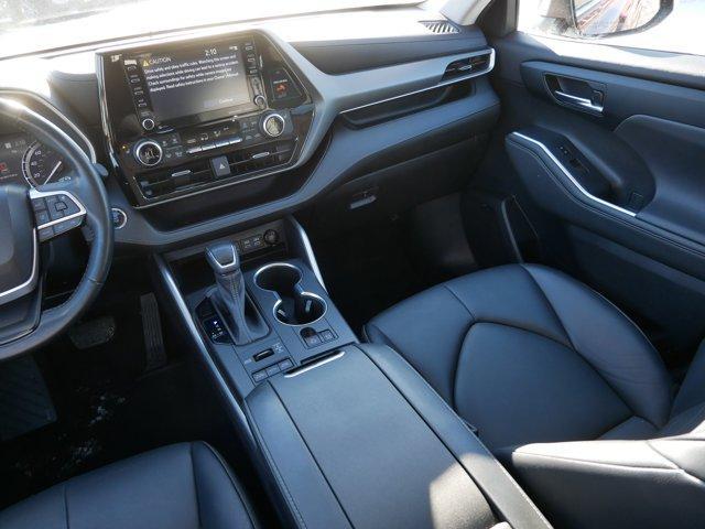 used 2022 Toyota Highlander car, priced at $34,998