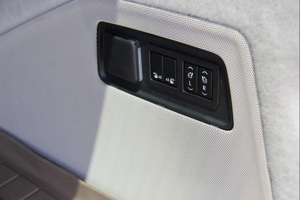 used 2023 Cadillac Escalade ESV car, priced at $64,900