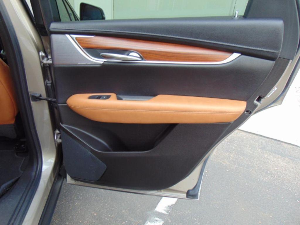 used 2022 Cadillac XT5 car, priced at $21,900