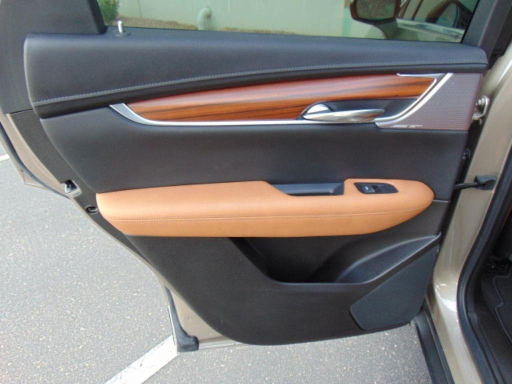 used 2022 Cadillac XT5 car, priced at $21,900