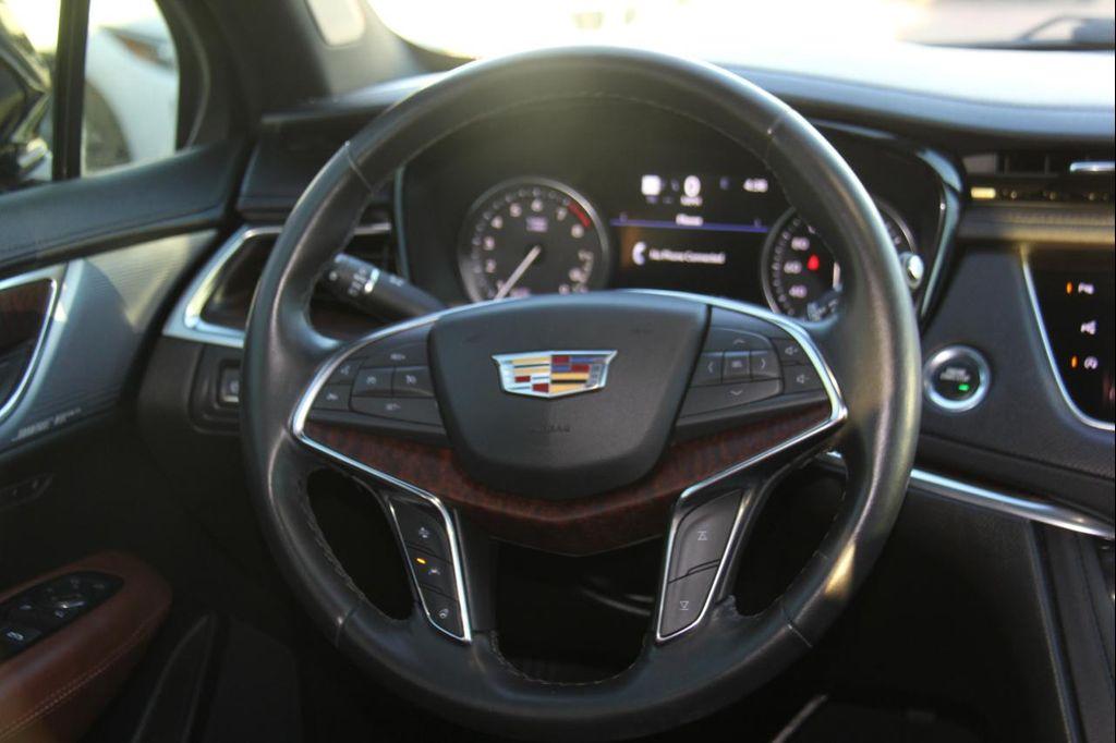 used 2023 Cadillac XT5 car, priced at $21,900