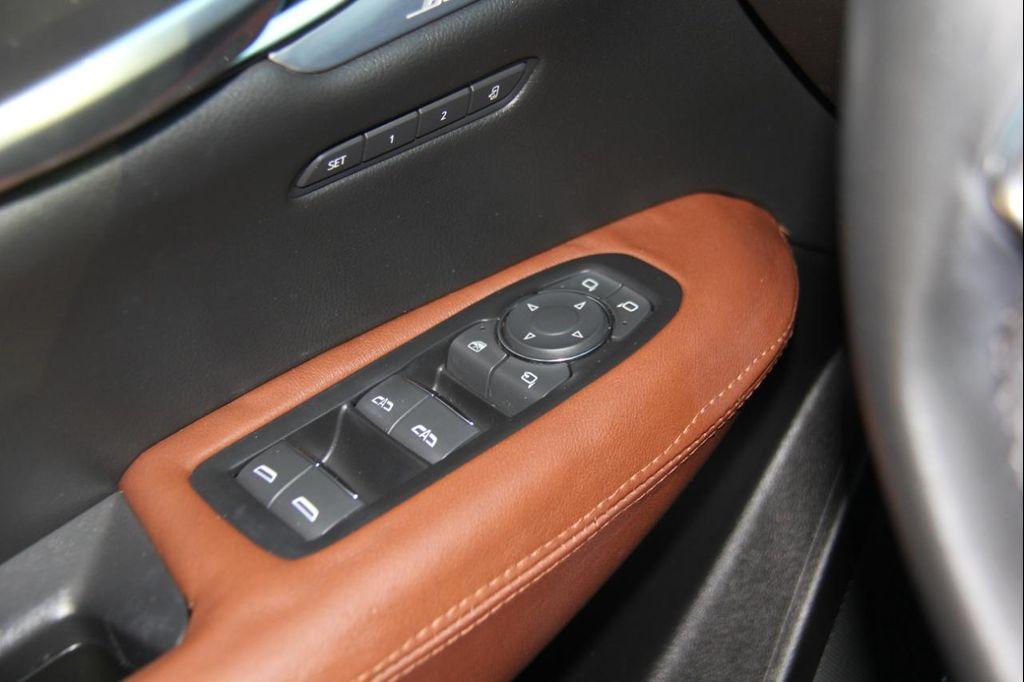 used 2023 Cadillac XT5 car, priced at $21,900