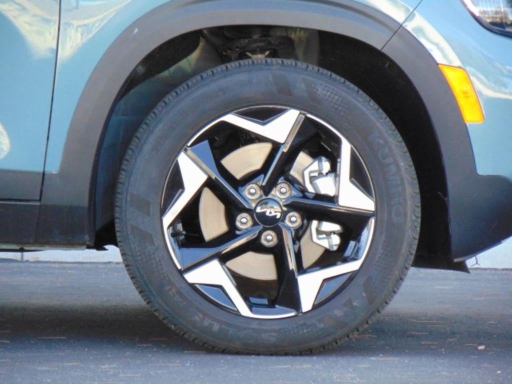 used 2025 Kia Seltos car, priced at $15,900