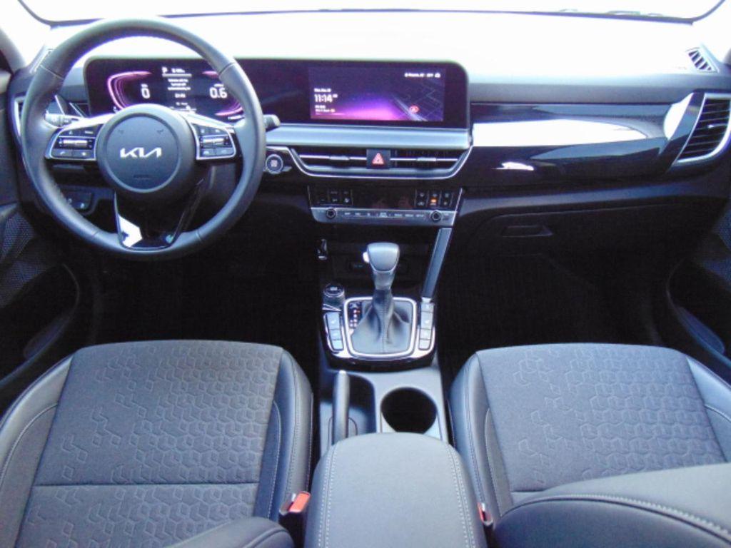 used 2025 Kia Seltos car, priced at $15,900