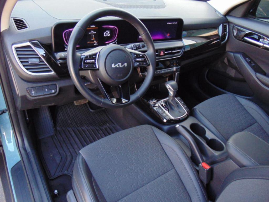 used 2025 Kia Seltos car, priced at $15,900