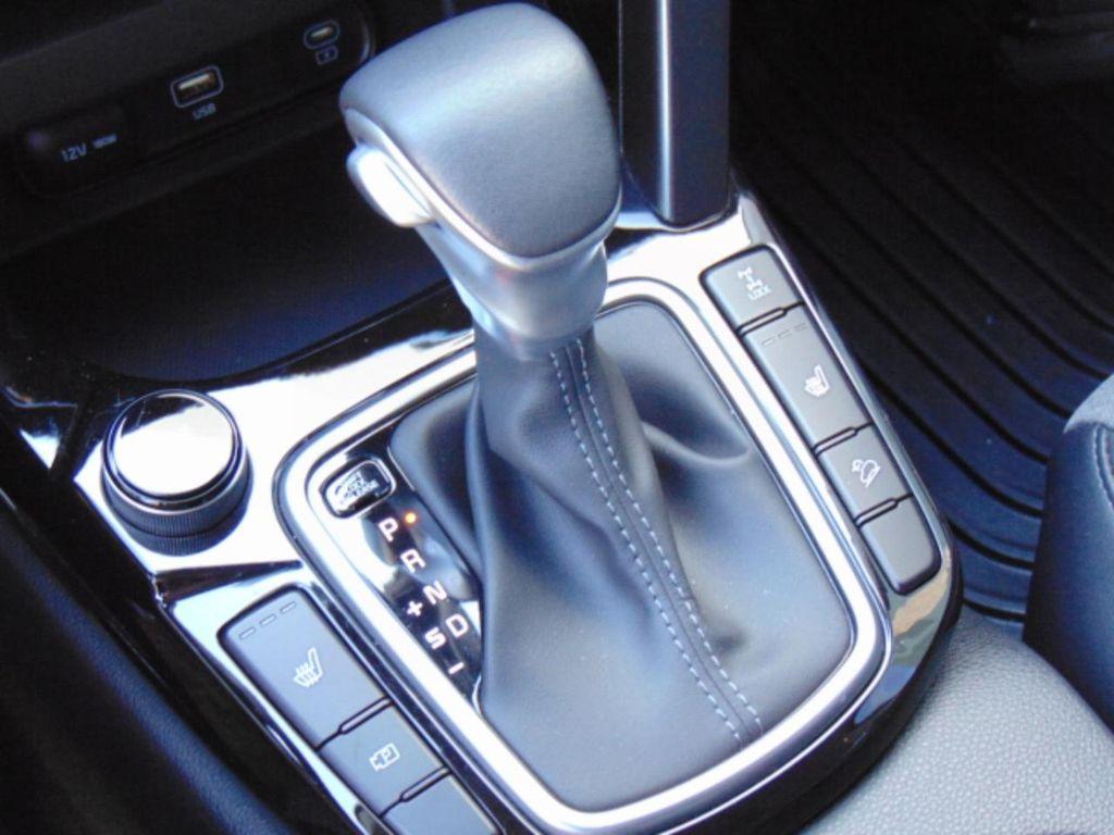 used 2025 Kia Seltos car, priced at $15,900