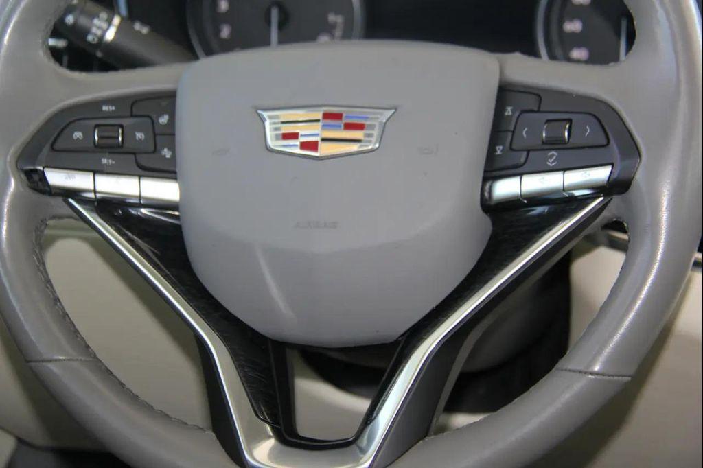 used 2022 Cadillac XT6 car, priced at $19,500