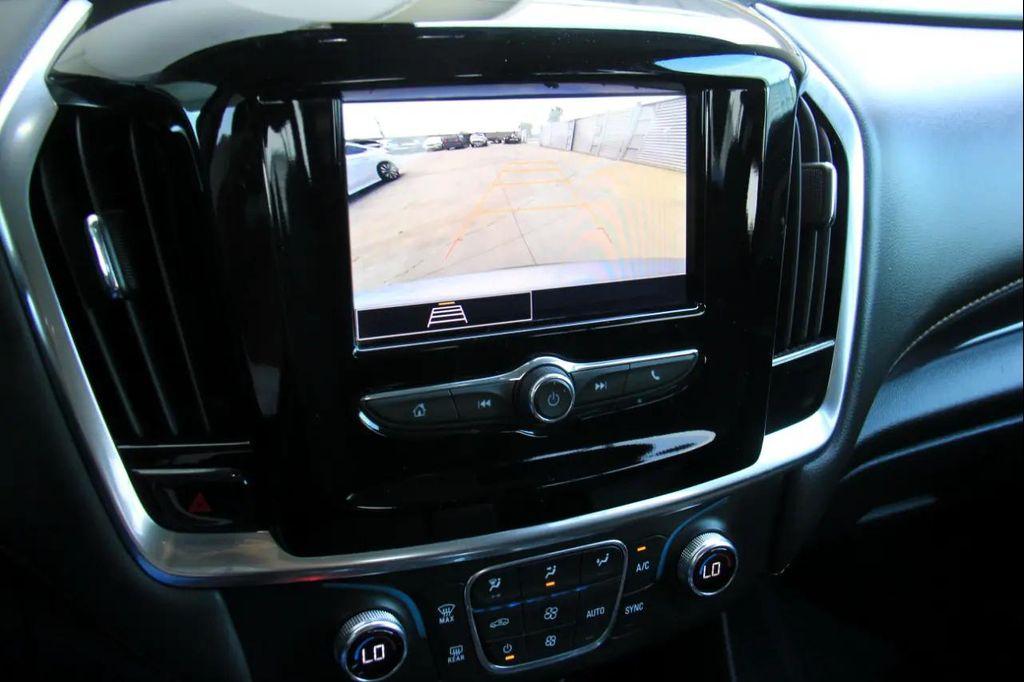 used 2021 Chevrolet Traverse car, priced at $14,900
