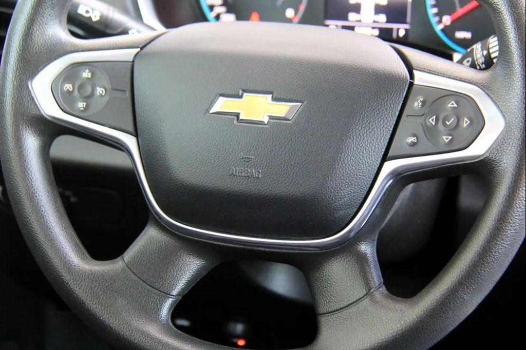 used 2021 Chevrolet Traverse car, priced at $14,900