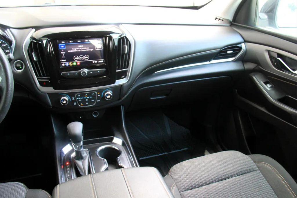 used 2021 Chevrolet Traverse car, priced at $14,900