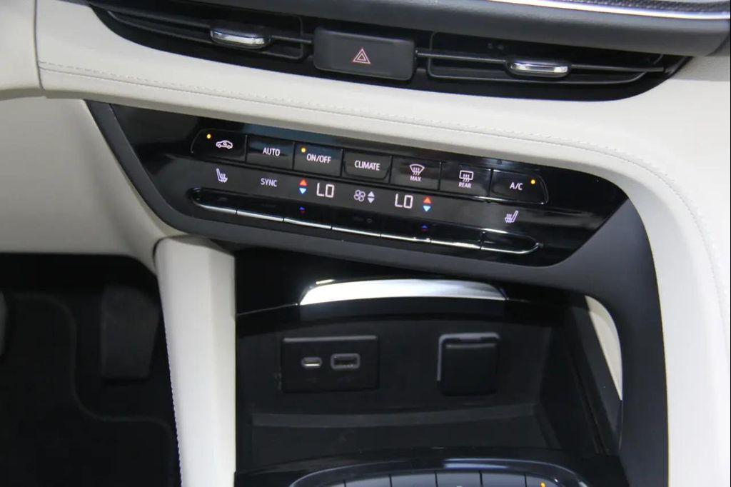 used 2022 Buick Envision car, priced at $17,500