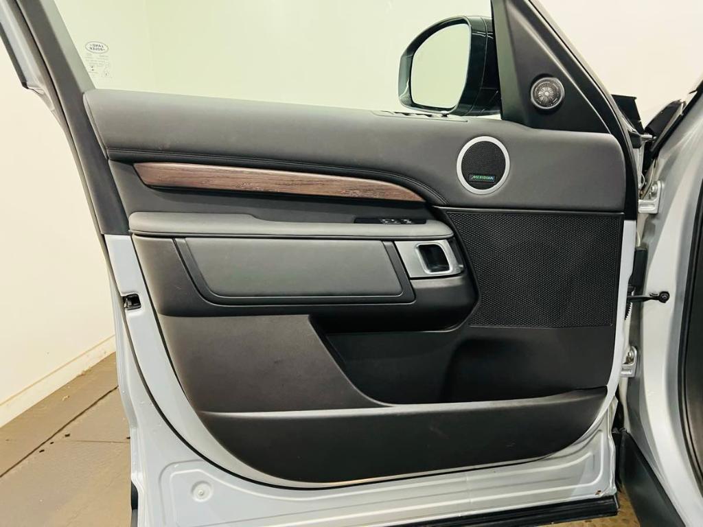 used 2018 Land Rover Discovery car, priced at $15,985