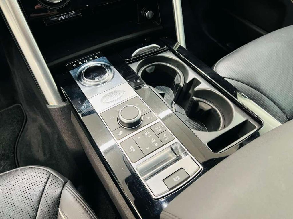 used 2018 Land Rover Discovery car, priced at $15,985