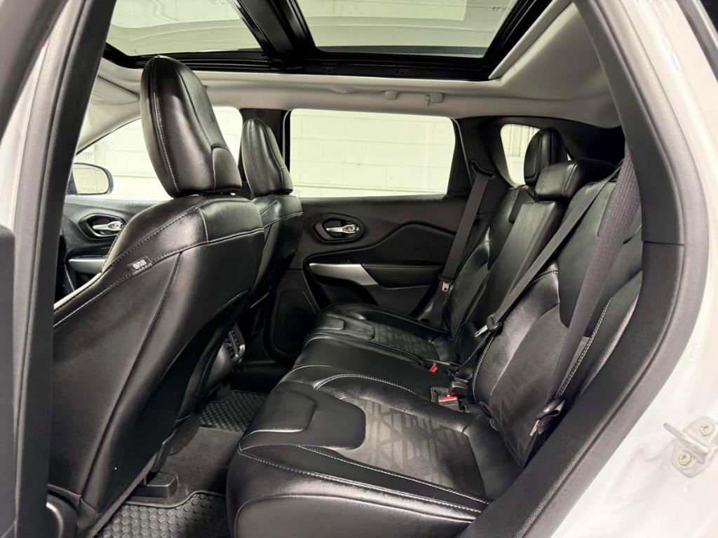 used 2022 Jeep Cherokee car, priced at $24,985