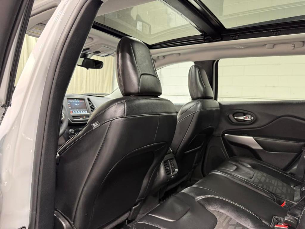 used 2022 Jeep Cherokee car, priced at $24,985