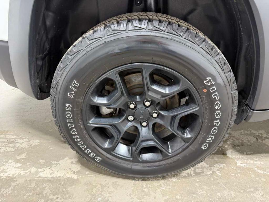 used 2022 Jeep Cherokee car, priced at $24,985