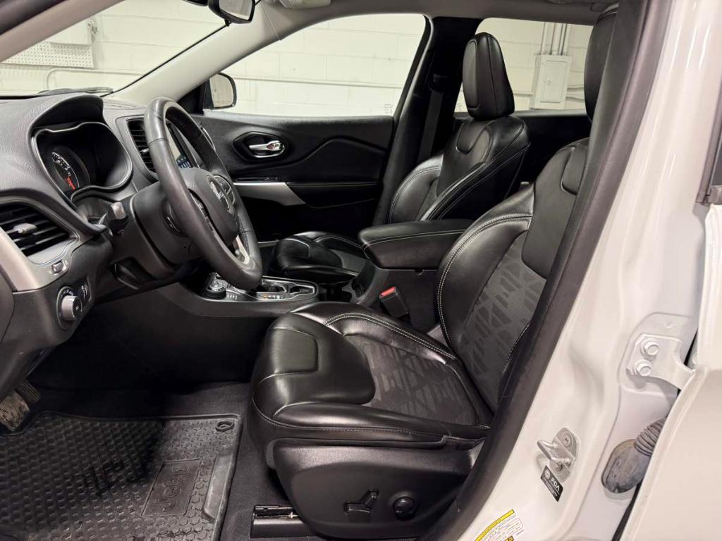 used 2022 Jeep Cherokee car, priced at $24,985