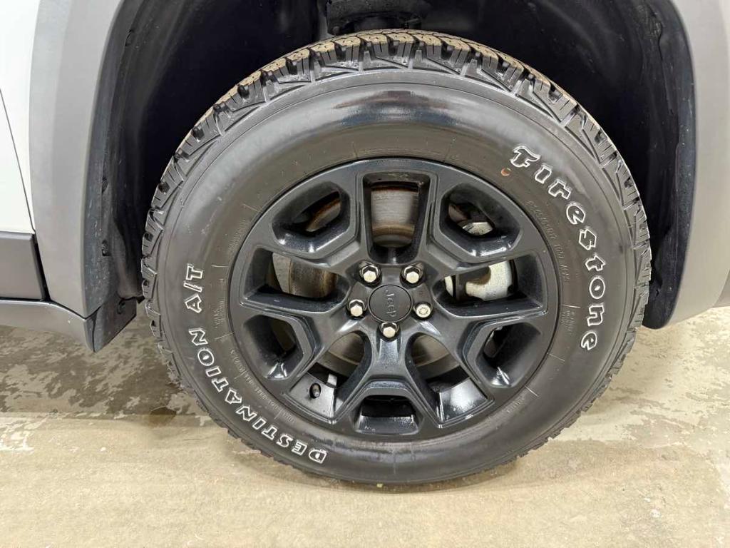 used 2022 Jeep Cherokee car, priced at $24,985