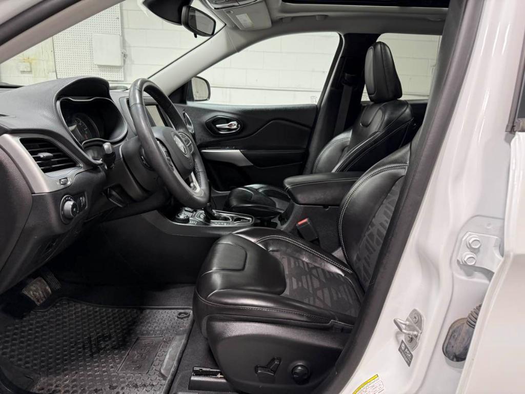 used 2022 Jeep Cherokee car, priced at $24,985