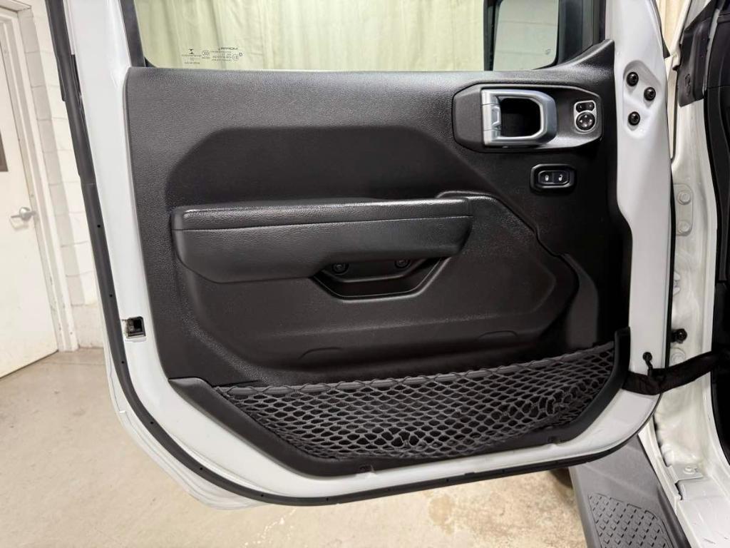 used 2022 Jeep Gladiator car, priced at $28,985