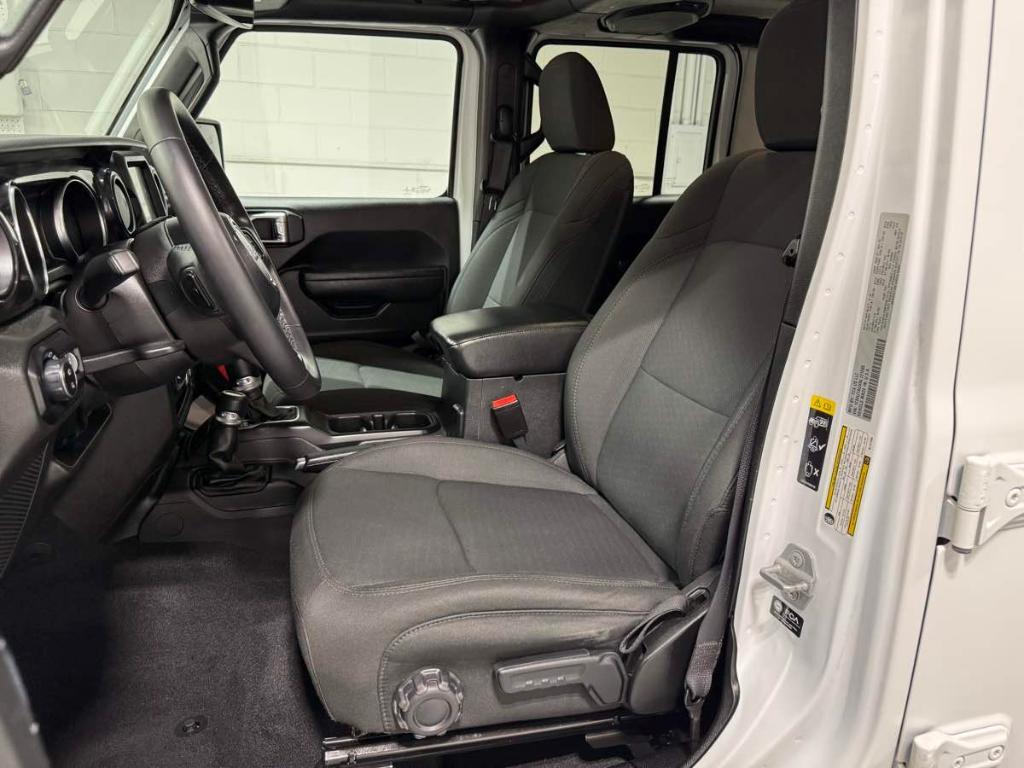 used 2022 Jeep Gladiator car, priced at $28,985