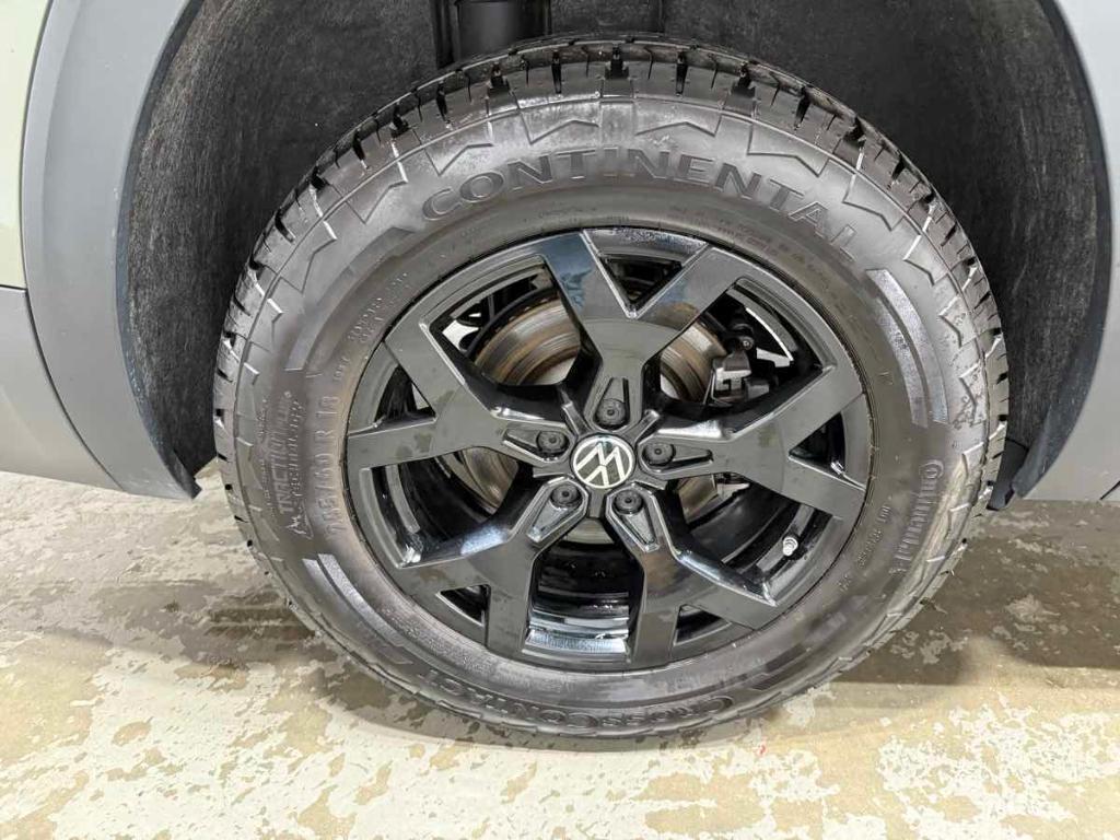 used 2025 Volkswagen Atlas car, priced at $40,985