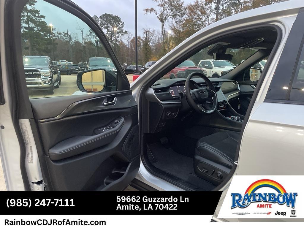 new 2025 Jeep Grand Cherokee L car, priced at $44,534