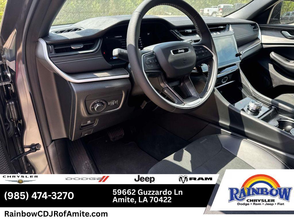 new 2026 Jeep Grand Cherokee car, priced at $42,724