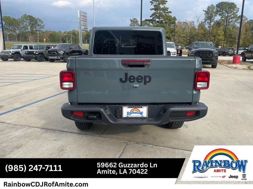 new 2026 Jeep Gladiator car, priced at $44,620