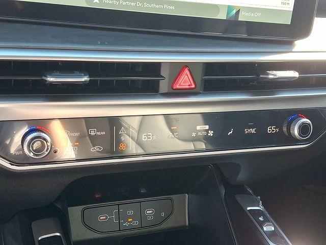 new 2026 Kia Sorento car, priced at $40,302