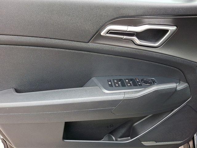 new 2026 Kia Sportage Hybrid car, priced at $30,747