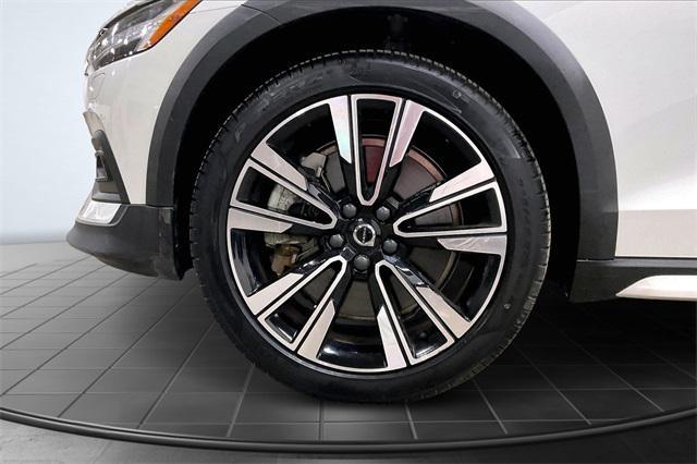 used 2024 Volvo V60 Cross Country car, priced at $46,400