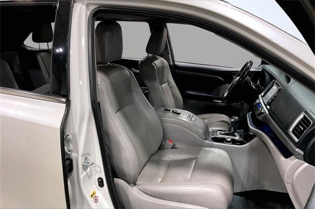 used 2018 Toyota Highlander car, priced at $24,400