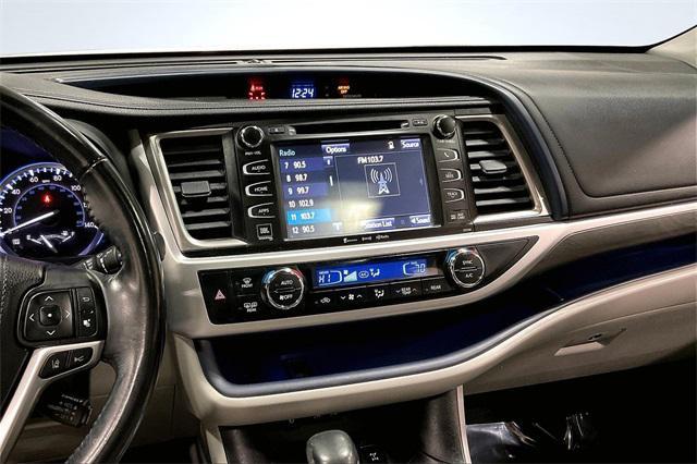 used 2018 Toyota Highlander car, priced at $24,400