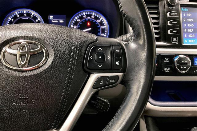 used 2018 Toyota Highlander car, priced at $24,400