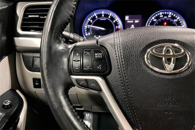 used 2018 Toyota Highlander car, priced at $24,400