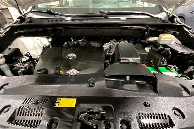 used 2018 Toyota Highlander car, priced at $24,400
