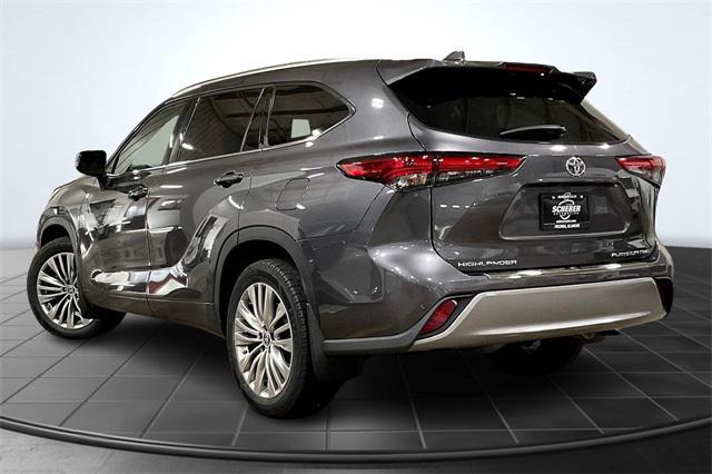 used 2022 Toyota Highlander car, priced at $38,000