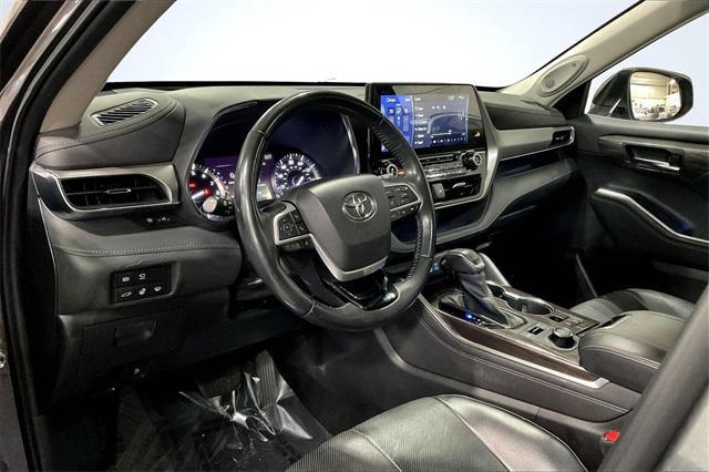 used 2022 Toyota Highlander car, priced at $38,000
